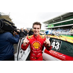 Felipe Malinowski, conquista vitória em Interlagos e se destaca na Copa HB20